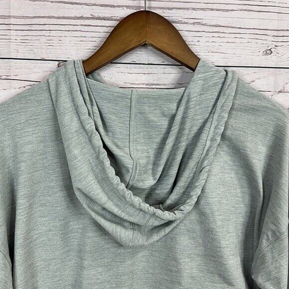 Nike Sweatshirt Womens Medium Grey Pull Over Yoga Jersey Crop Dri Fit Light Weig - Picture 7 of 10